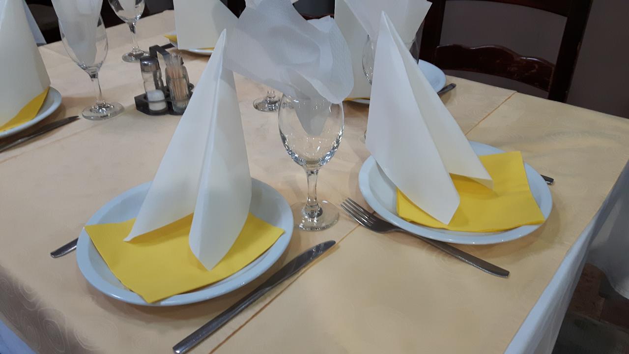 Restoran Prenoćište Croatia Turist Hotel Ðakovo Exterior foto