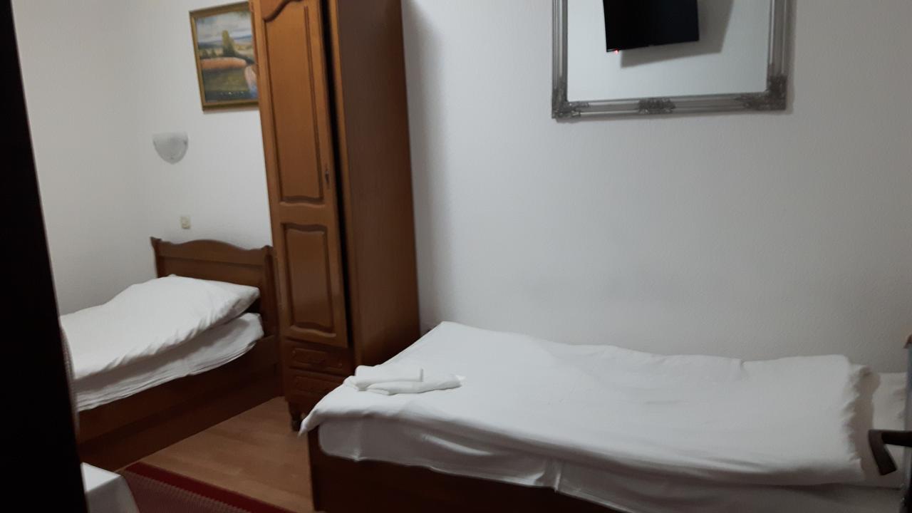 Restoran Prenoćište Croatia Turist Hotel Ðakovo Exterior foto