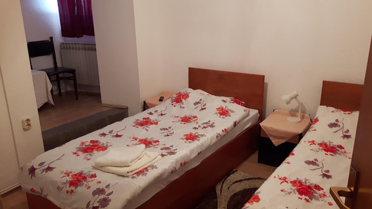 Restoran Prenoćište Croatia Turist Hotel Ðakovo Exterior foto