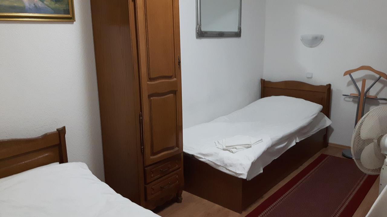Restoran Prenoćište Croatia Turist Hotel Ðakovo Exterior foto