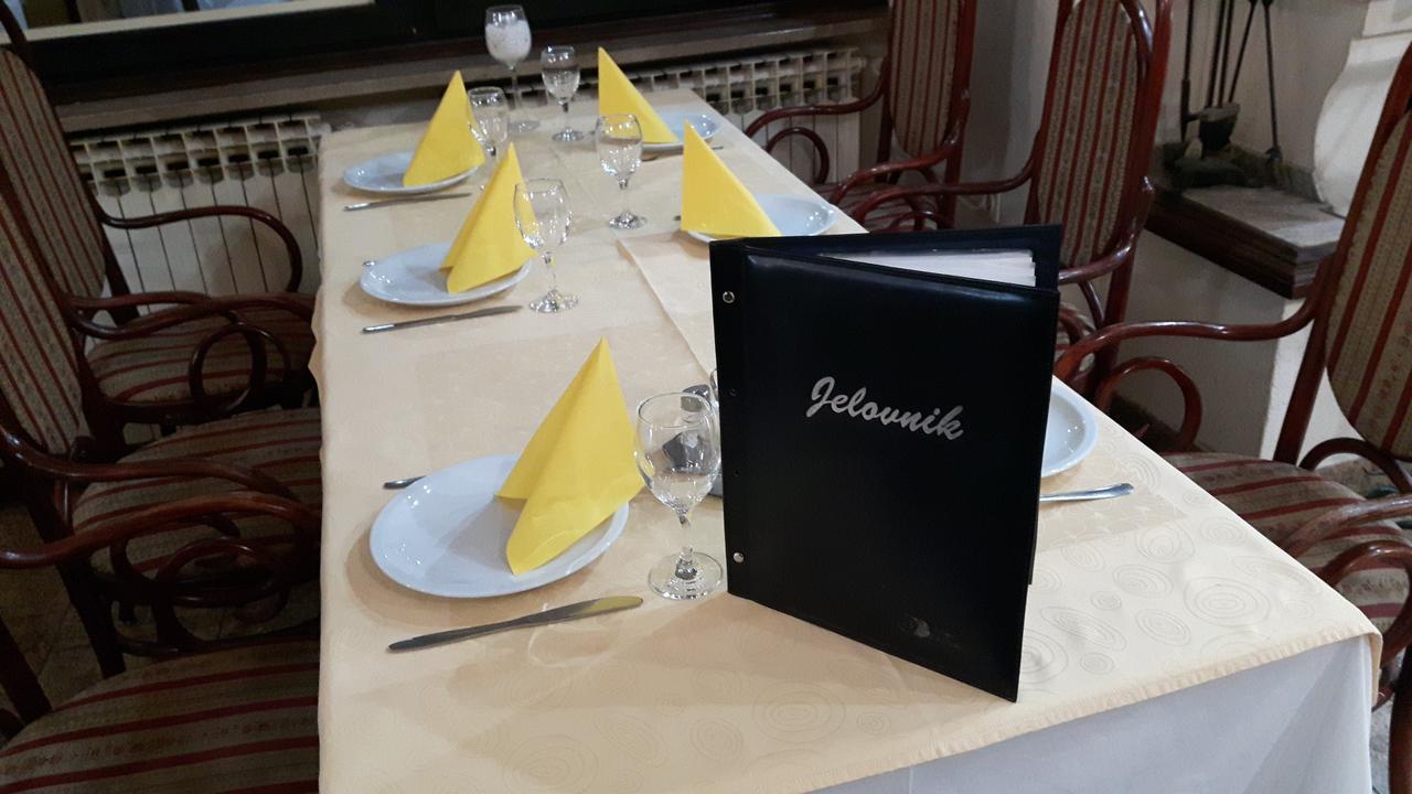 Restoran Prenoćište Croatia Turist Hotel Ðakovo Exterior foto