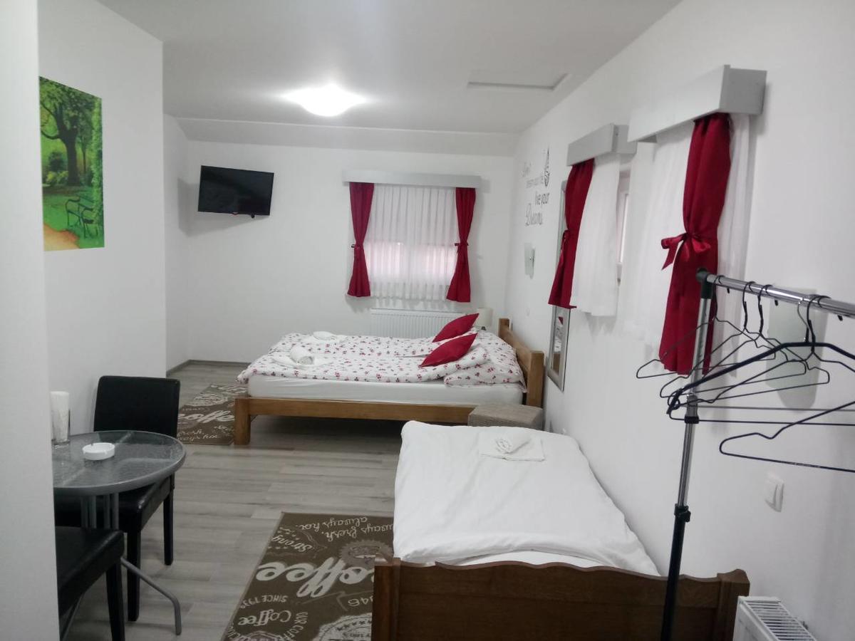 Restoran Prenoćište Croatia Turist Hotel Ðakovo Exterior foto