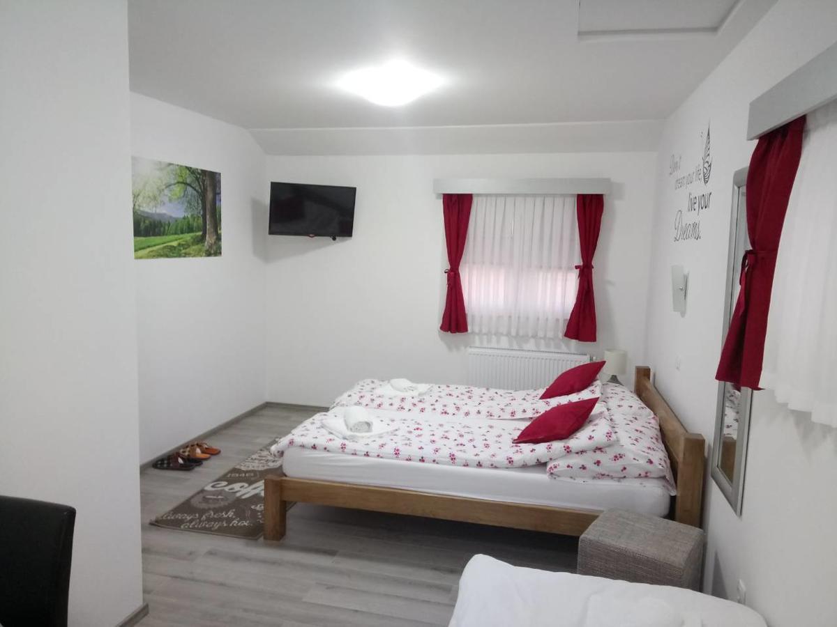 Restoran Prenoćište Croatia Turist Hotel Ðakovo Exterior foto